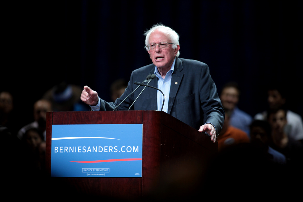 Bernie Sanders speaks in Phoenix, Arizona, July 18, 2015. Photo: Gage Skidmore (CC2.0)